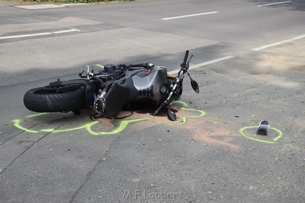 Schwerer Krad PKW Unfall Koeln Muelheim Am Springborn Cottbuserstr P087.JPG - Miklos Laubert